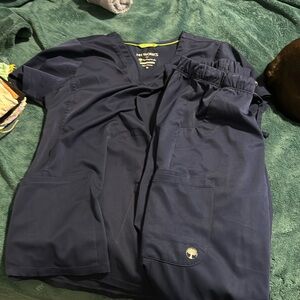 Healing hands scrubs. Medium top, small bottom